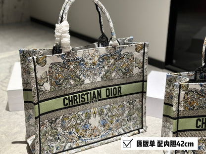 DR355 Medium/Large Dior Book Tote