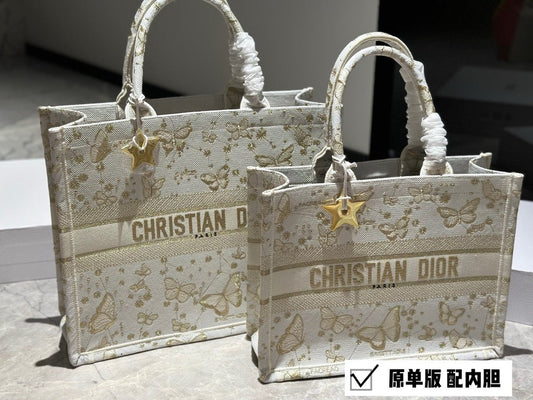 DR356 Medium/Large Dior Book Tote