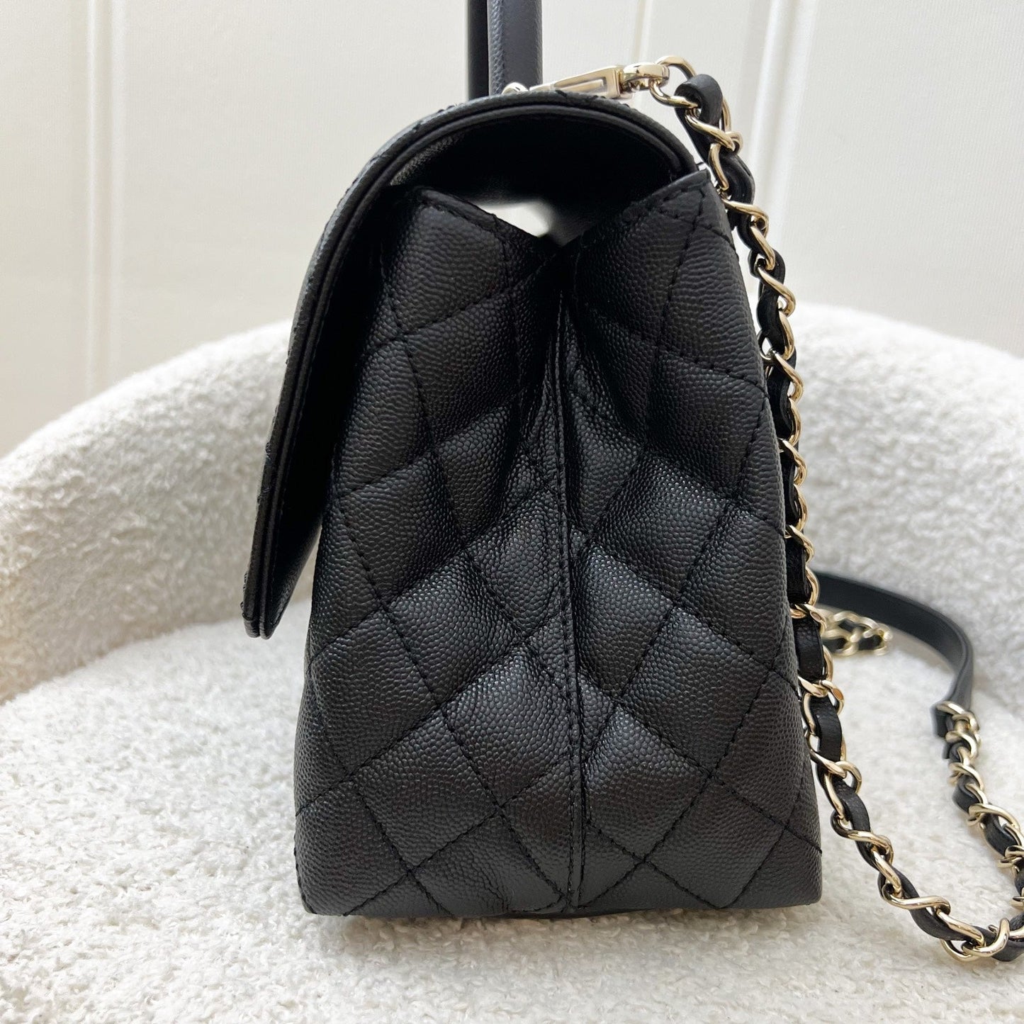 Chanel Medium 29cm Coco Handle in Black Caviar and GHW (Model: A92991)