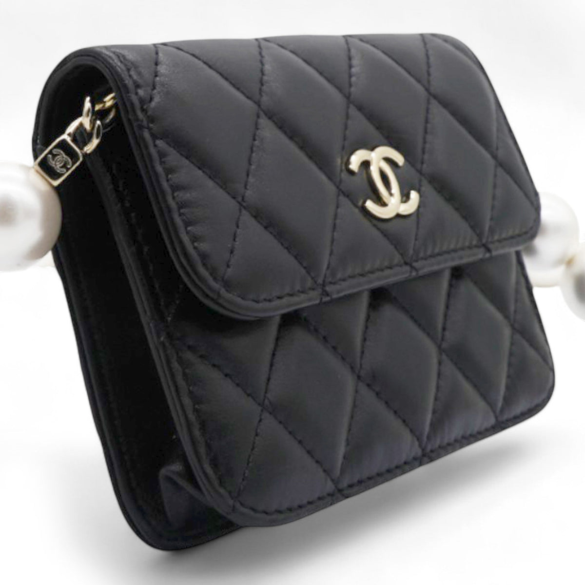 Quilted Maxi Pearls  Holder Flap With Chain Black