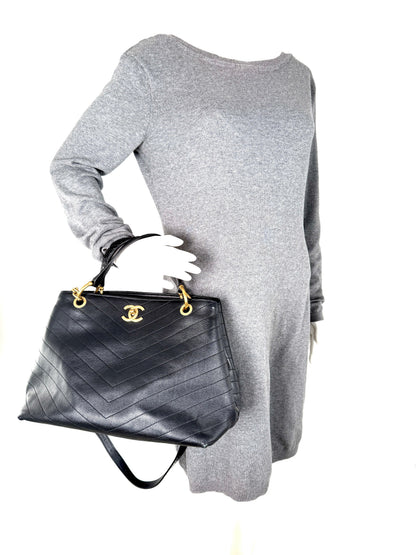 CHANEL Large Chevron Stitched Chic Shopping Black Calfskin Leather Snakeskin Tote Bag