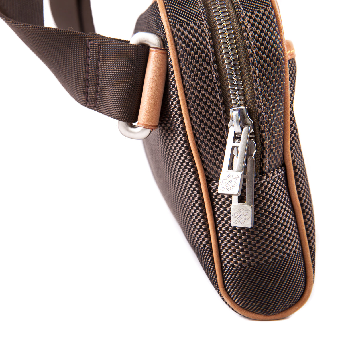 Louis-Vuitton Acrobat Damier Geant Hip Body Bag