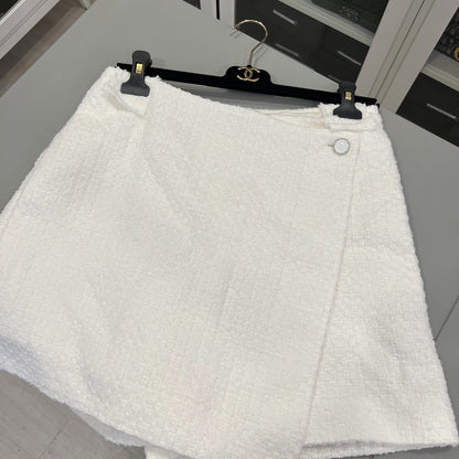 Chanel 25S Tweed Skorts in White Cotton and Polyamide (Model: P79379)