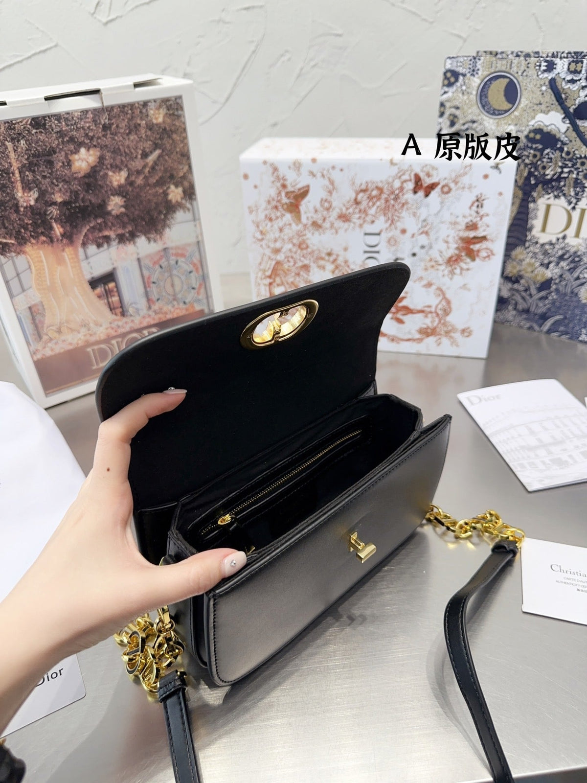 DR278 30 Montaigne Avenue Bag / 9 x 5 x 2.5 inches
