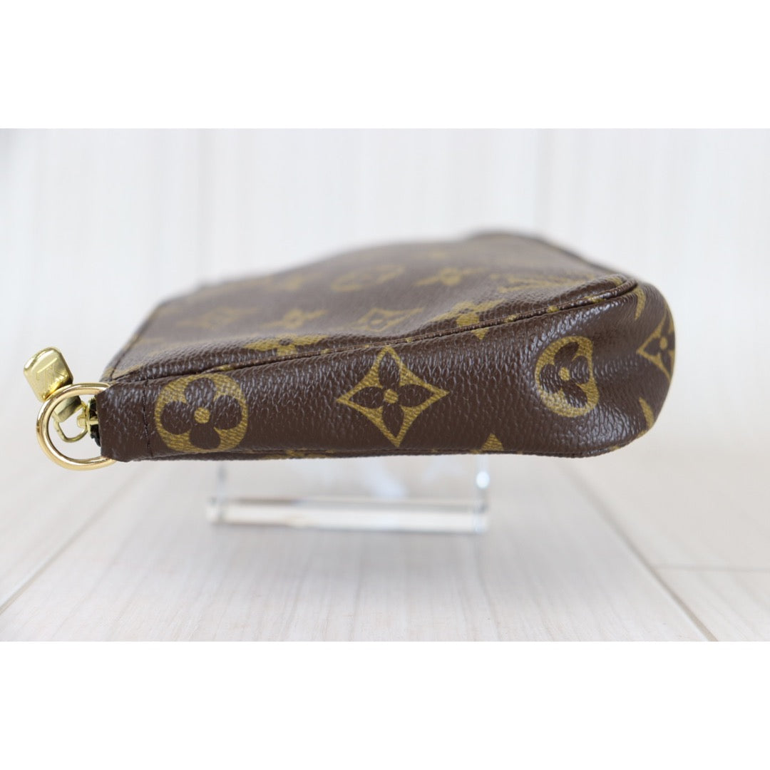 Rank S｜ LV Monogram Pochette Accessoires ｜092314