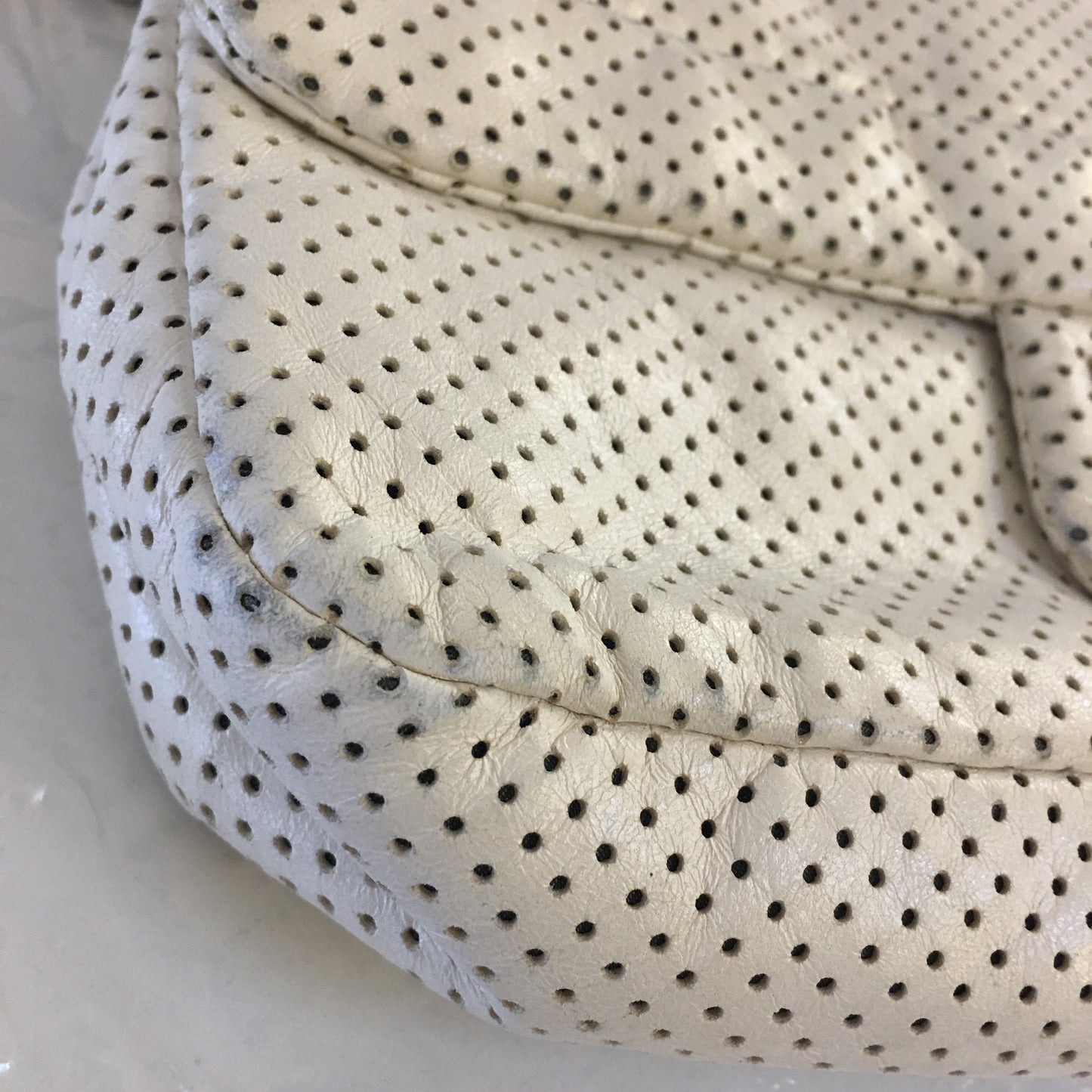 CHANEL 2.55 Shoulder Bag in White Leather
