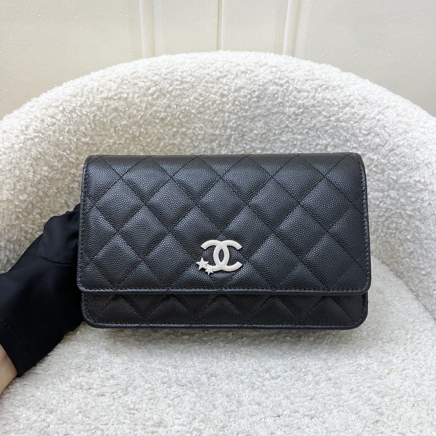 [BN - Sep 2025] Chanel 25B Shooting Star Logo Wallet on Chain WOC in Black Caviar and SHW (Model: AP3723)