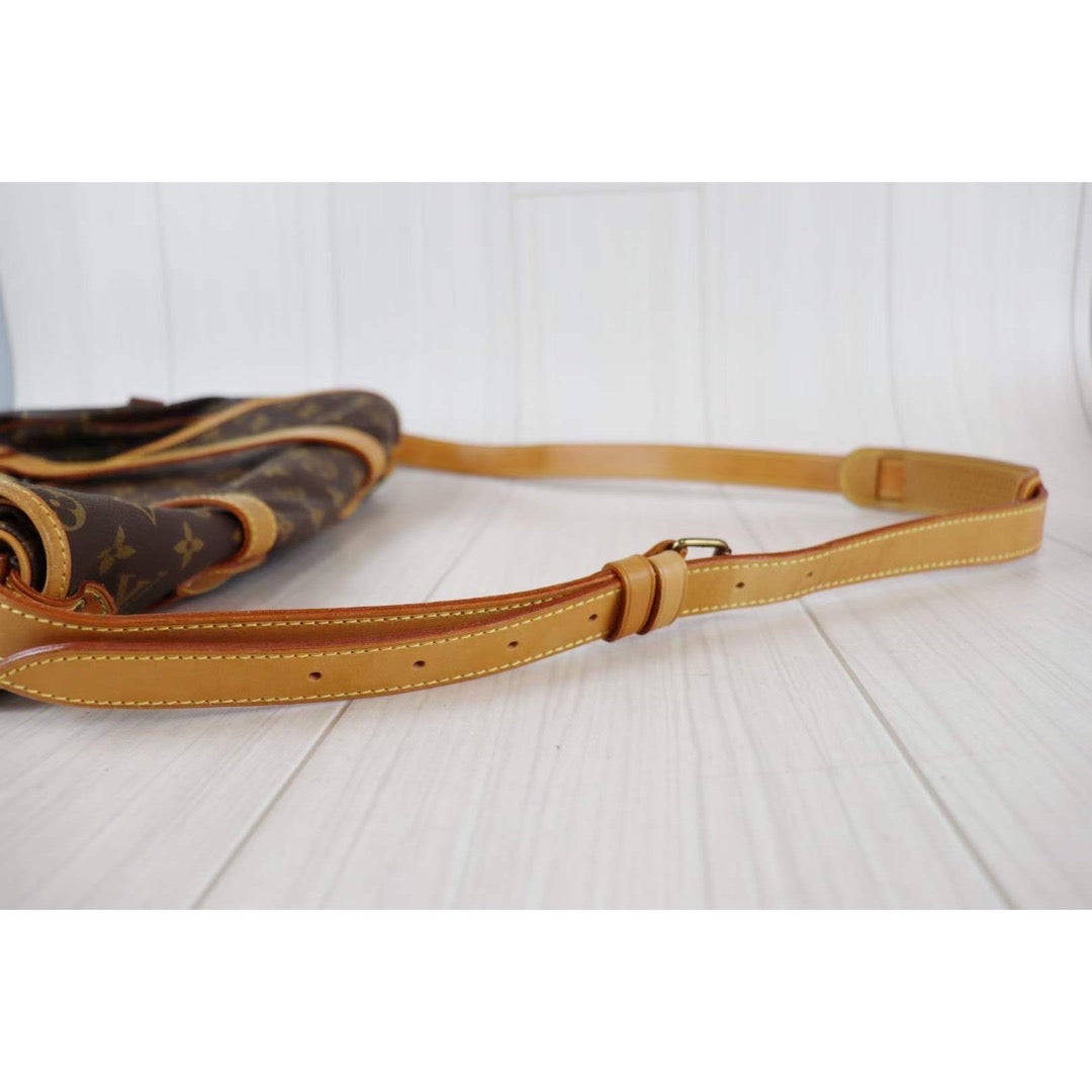 Rank A｜ LV Monogram Saumur GM 43 Shoulder Bag｜091418