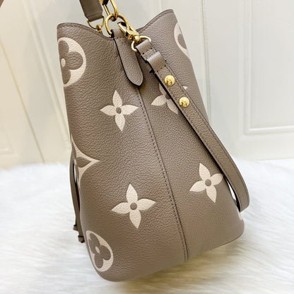 LV NéoNoé MM Bucket Bag in Tourterelle / Crème Monogram Empreinte Leather and GHW