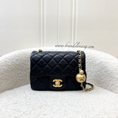 Chanel 22C Pearl Crush Square Mini Flap in Black Lambskin and AGHW (Model: AS1786)