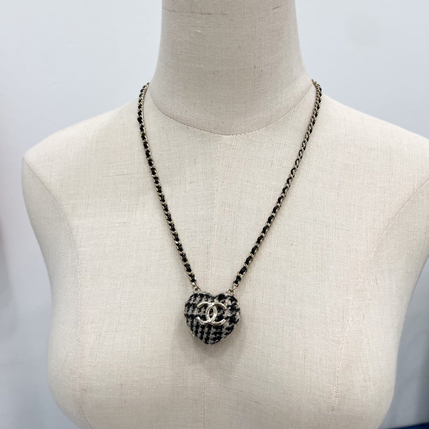 Chanel 22K Heart Tweed Necklace in LGHW (Model: AB9483)