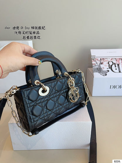 DR493 Small Lady D-Joy Bag / 8.5x4.5x2.5inches
