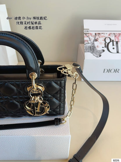 DR493 Small Lady D-Joy Bag / 8.5x4.5x2.5inches