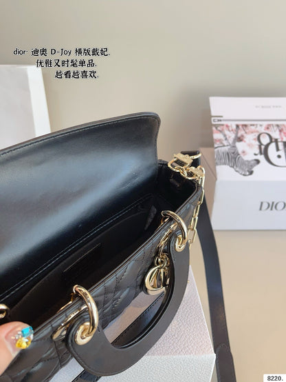 DR493 Small Lady D-Joy Bag / 8.5x4.5x2.5inches