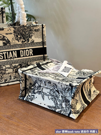 DR498 Book Tote Small/Medium/Large