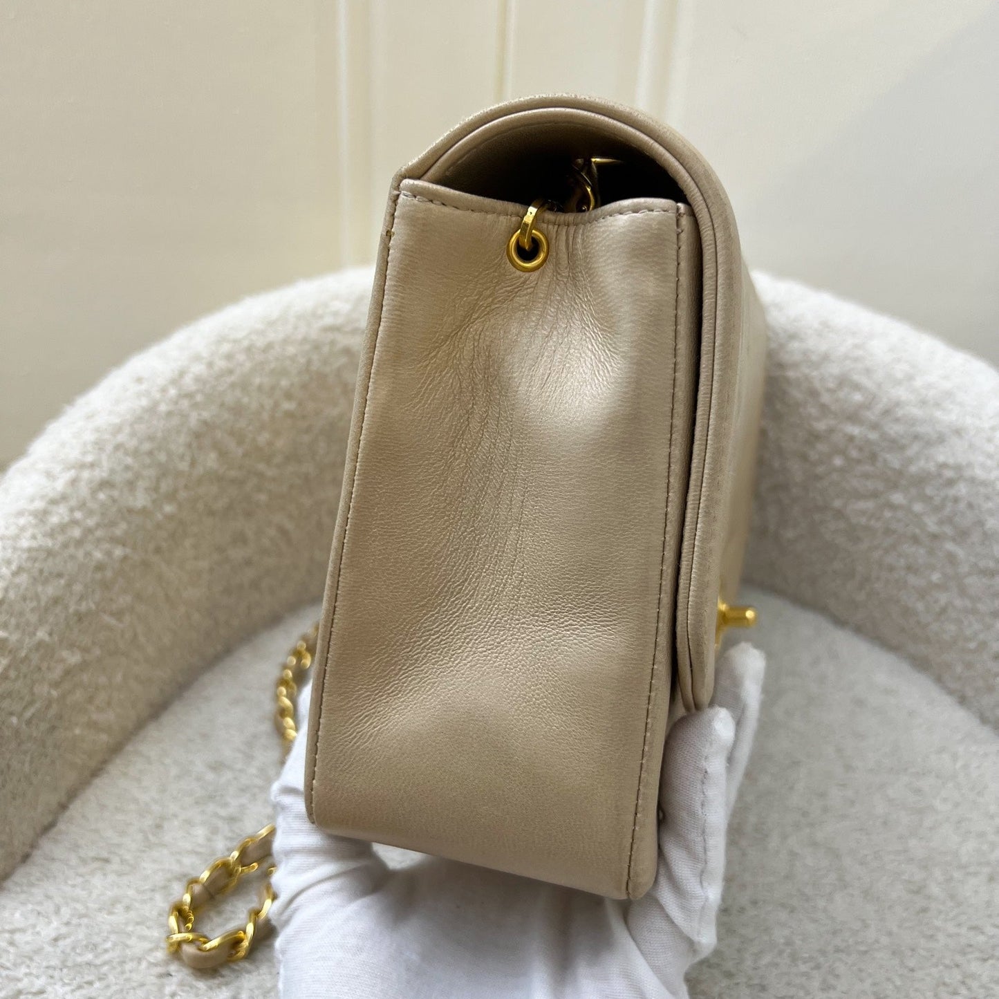 Chanel Medium Vintage Diana Flap in Beige Lambskin and 24K GHW