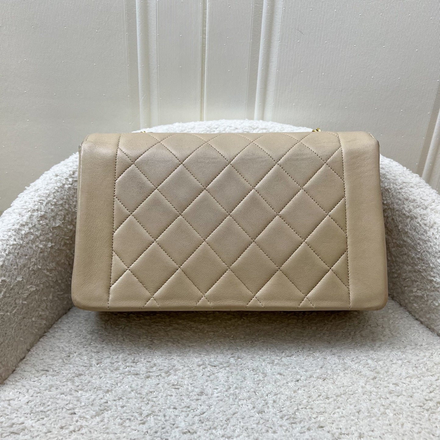 Chanel Medium Vintage Diana Flap in Beige Lambskin and 24K GHW