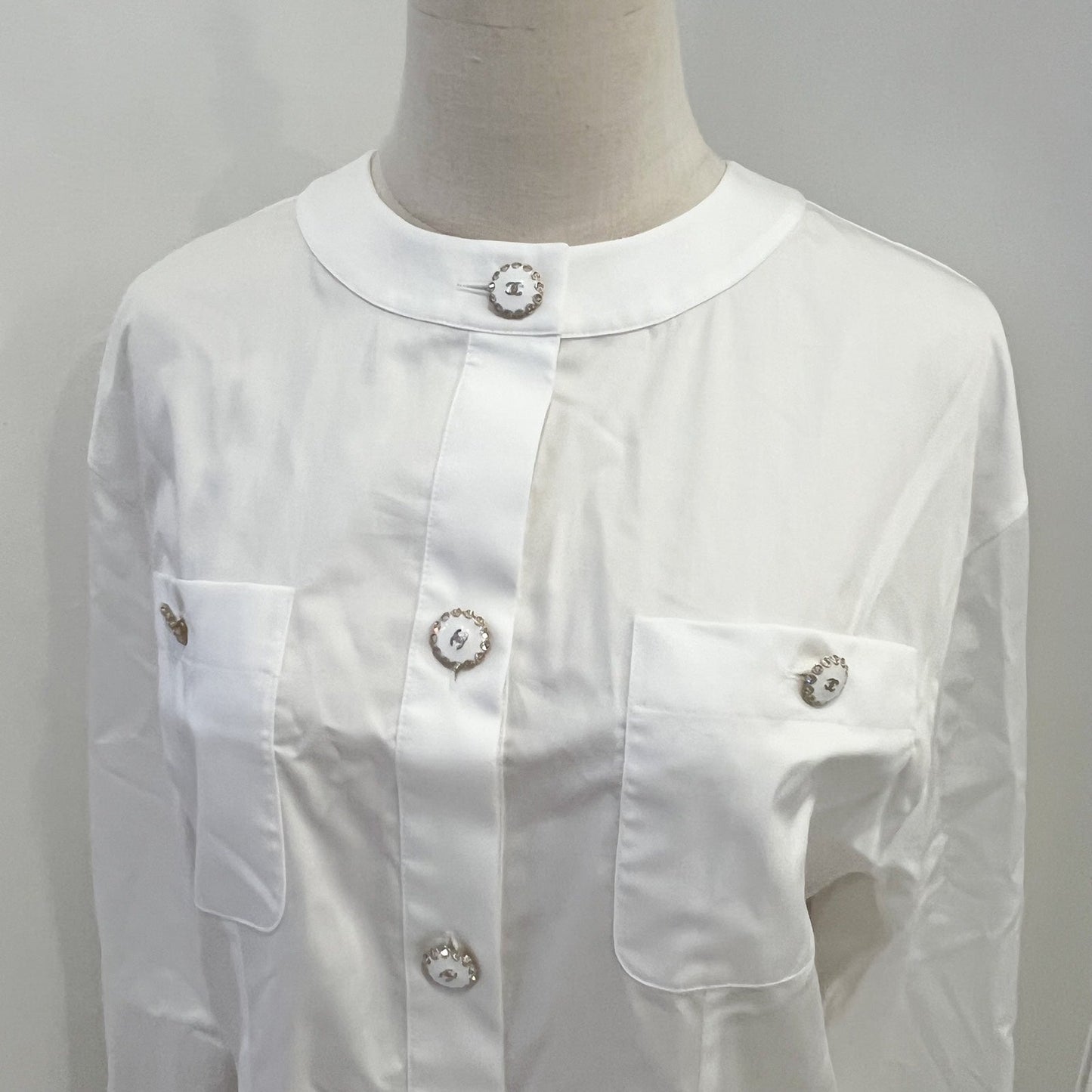 Chanel 25K Jacket with CC Logo Buttons in White Cotton Poplin Sz 36 (Model: P80582)