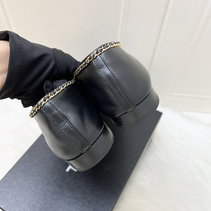 Chanel 25B Classic Ballerina Pumps with Gold Tone Chain Details in Black Lambskin and Black Patent Calfskin Sz 39 (Model: G46663)