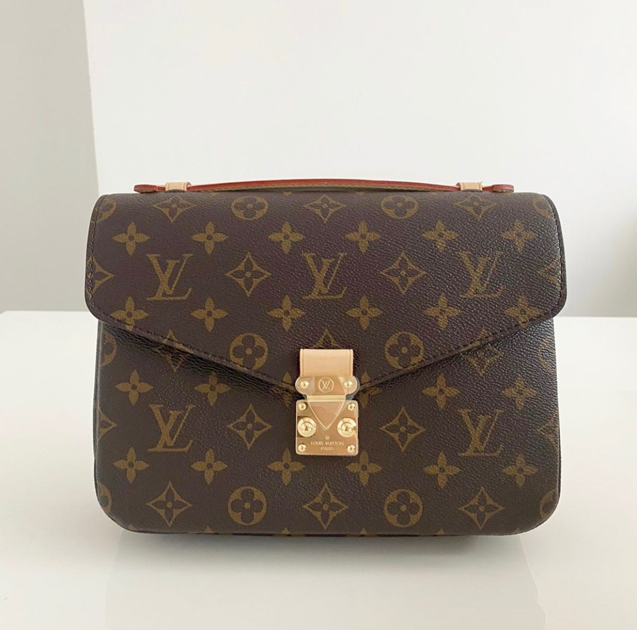 Louis Vuitton Pochette Metis Classic Monogram