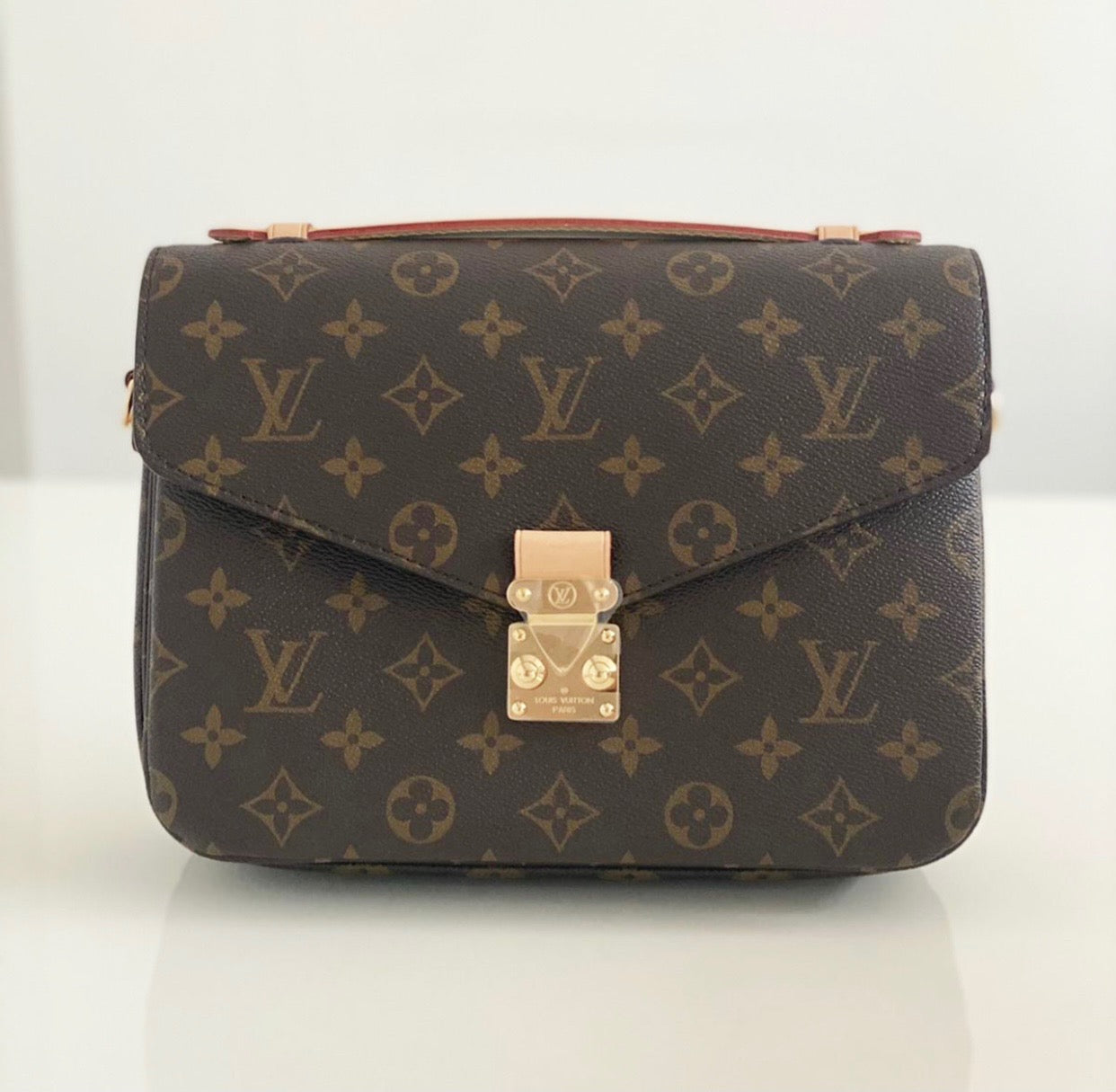 Louis Vuitton Pochette Metis Classic Monogram