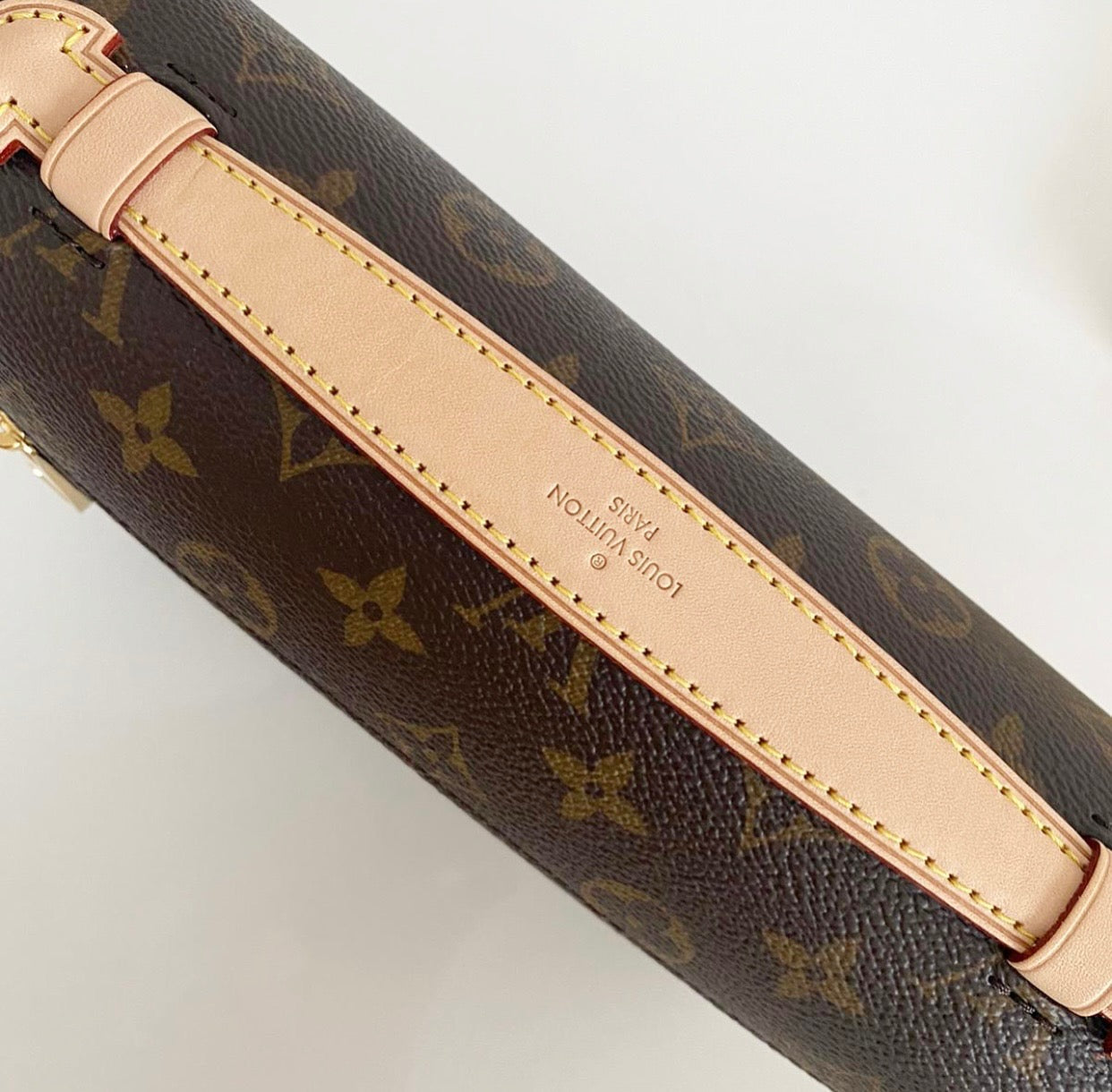 Louis Vuitton Pochette Metis Classic Monogram