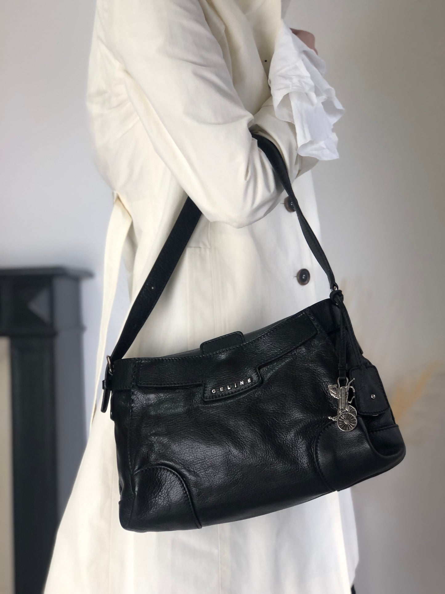 CELINE Horse Carriage Shoulder bag Black Vintage 6inwsp