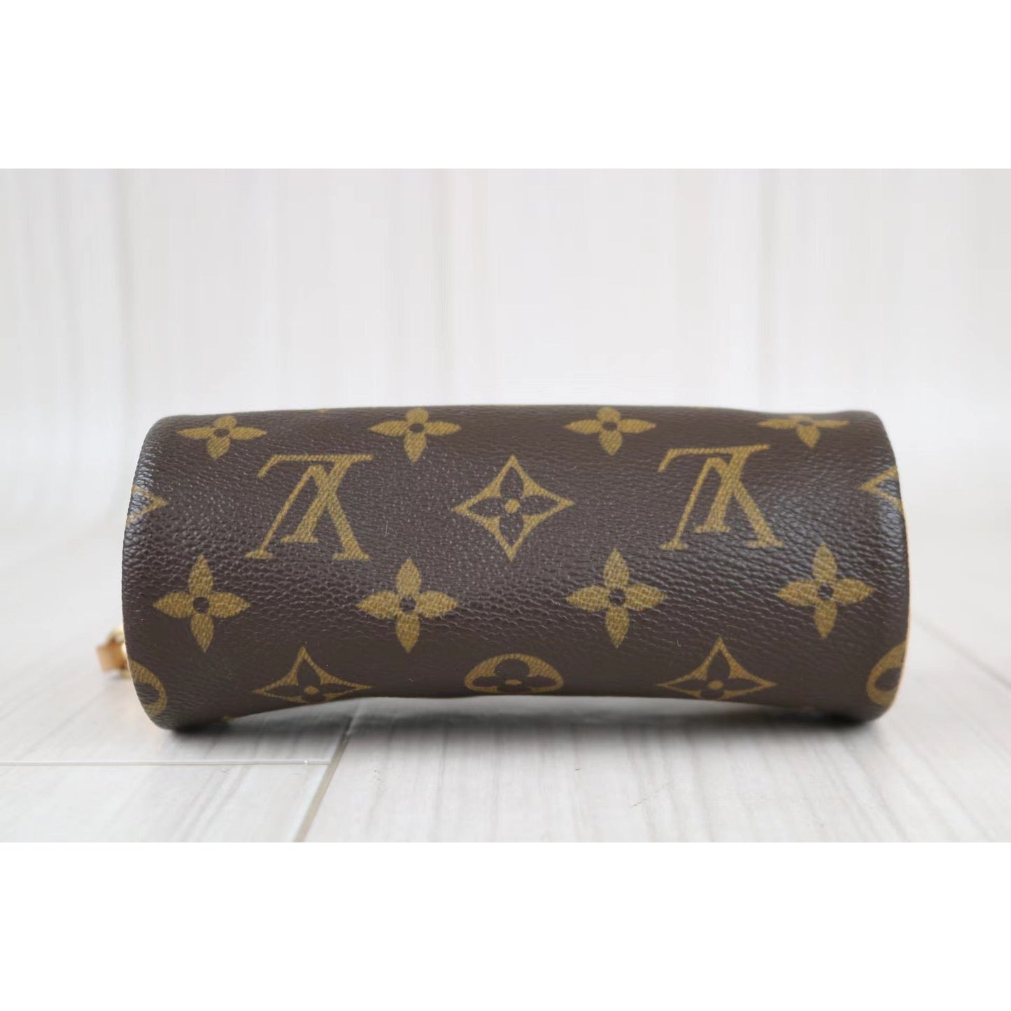 Rank SA ｜   LV Monogram Handbag Pouch ｜011605