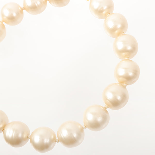 Chanel 1994 Made Big Pearl Necklace