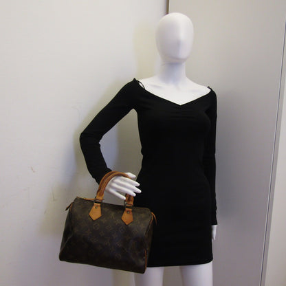 LOUIS VUITTON Speedy Handbag in Brown Canvas