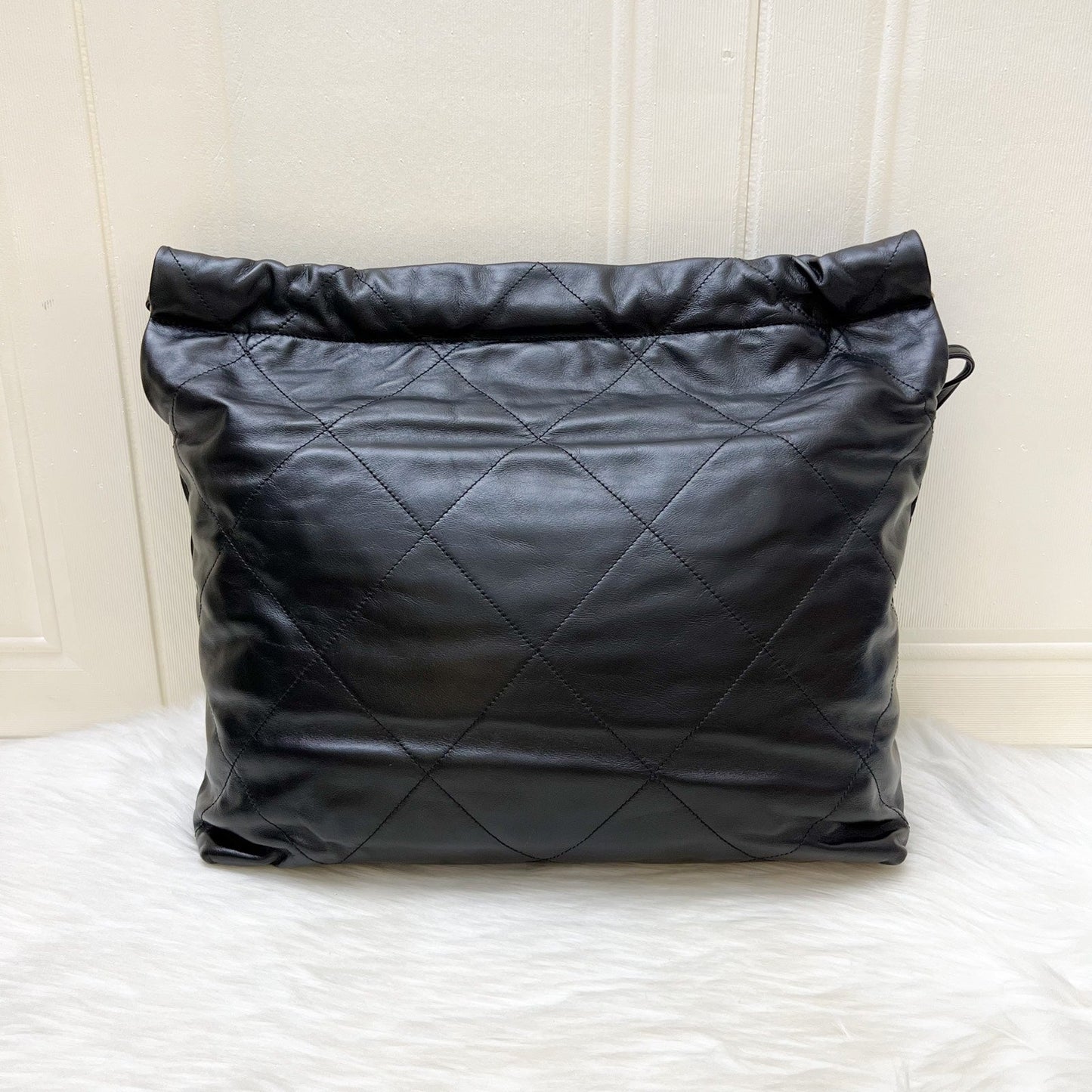 Chanel 22 Medium Hobo Bag in Black Calfskin and AGHW (Model: AS3261)