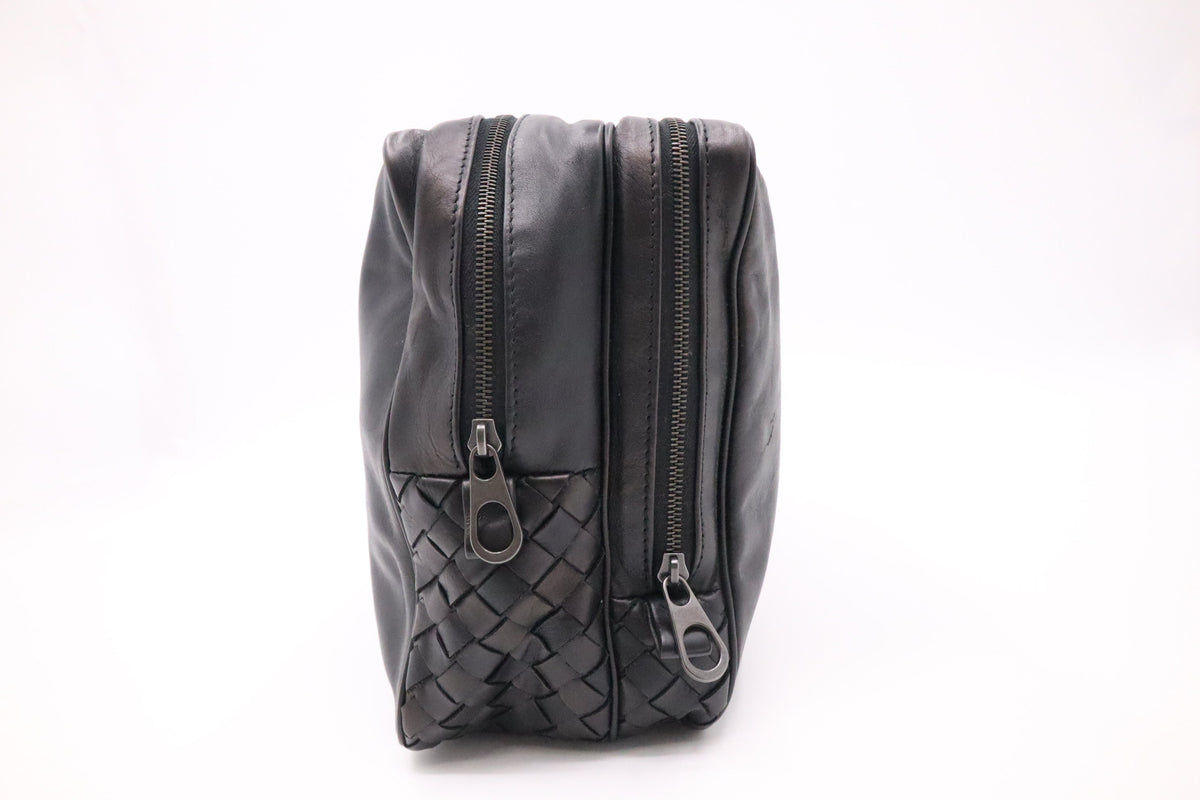 Bottega Veneta Pouch in Black Leather