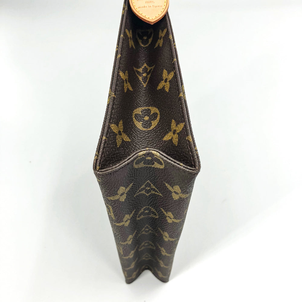Louis-Vuitton Monogram Toiletry Pouch 26