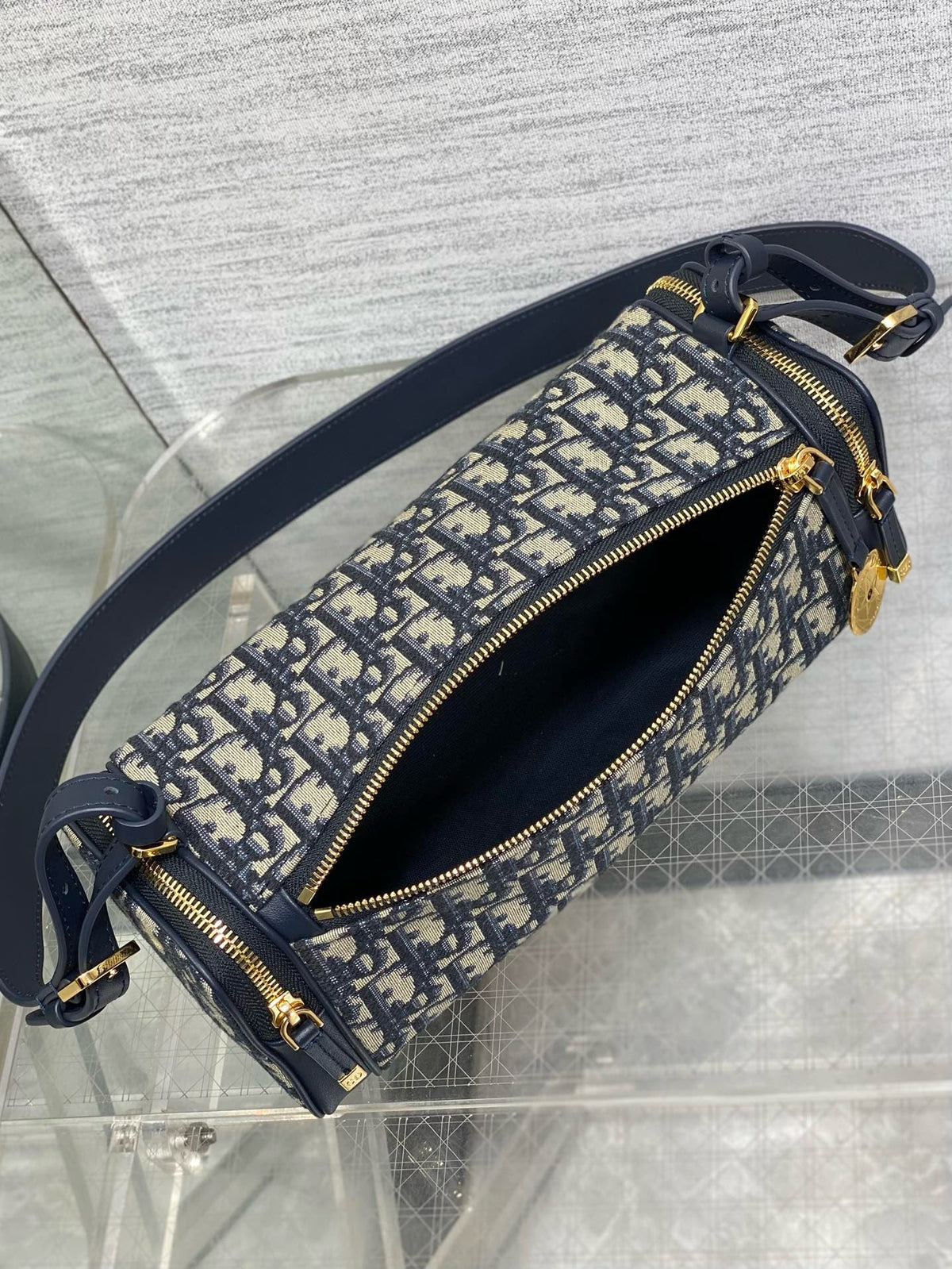 DR539 East-West Hobo Bag / 10.6x3.9x4.3inch / HIGHEST QUALITY VERSION