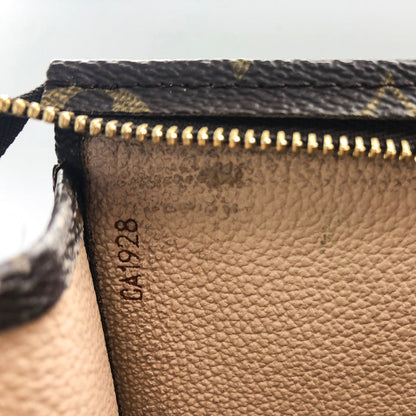 Louis-Vuitton Monogram Toiletry Pouch 26