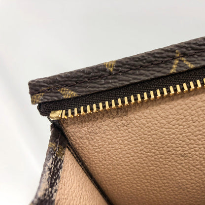 Louis-Vuitton Monogram Toiletry Pouch 26