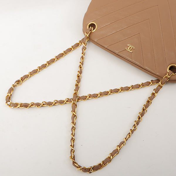 Chanel Around 1990 Made Chevron Cc Mark Plate Metal Clasp Chain Bag Pale Brown