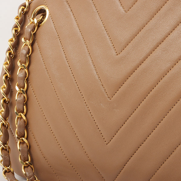 Chanel Around 1990 Made Chevron Cc Mark Plate Metal Clasp Chain Bag Pale Brown
