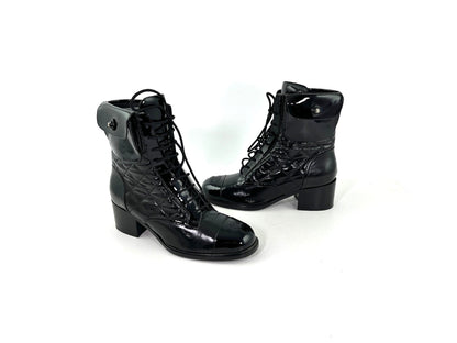 New CHANEL Black Quilted Leather CC Logo Combat Boots 40 9.5