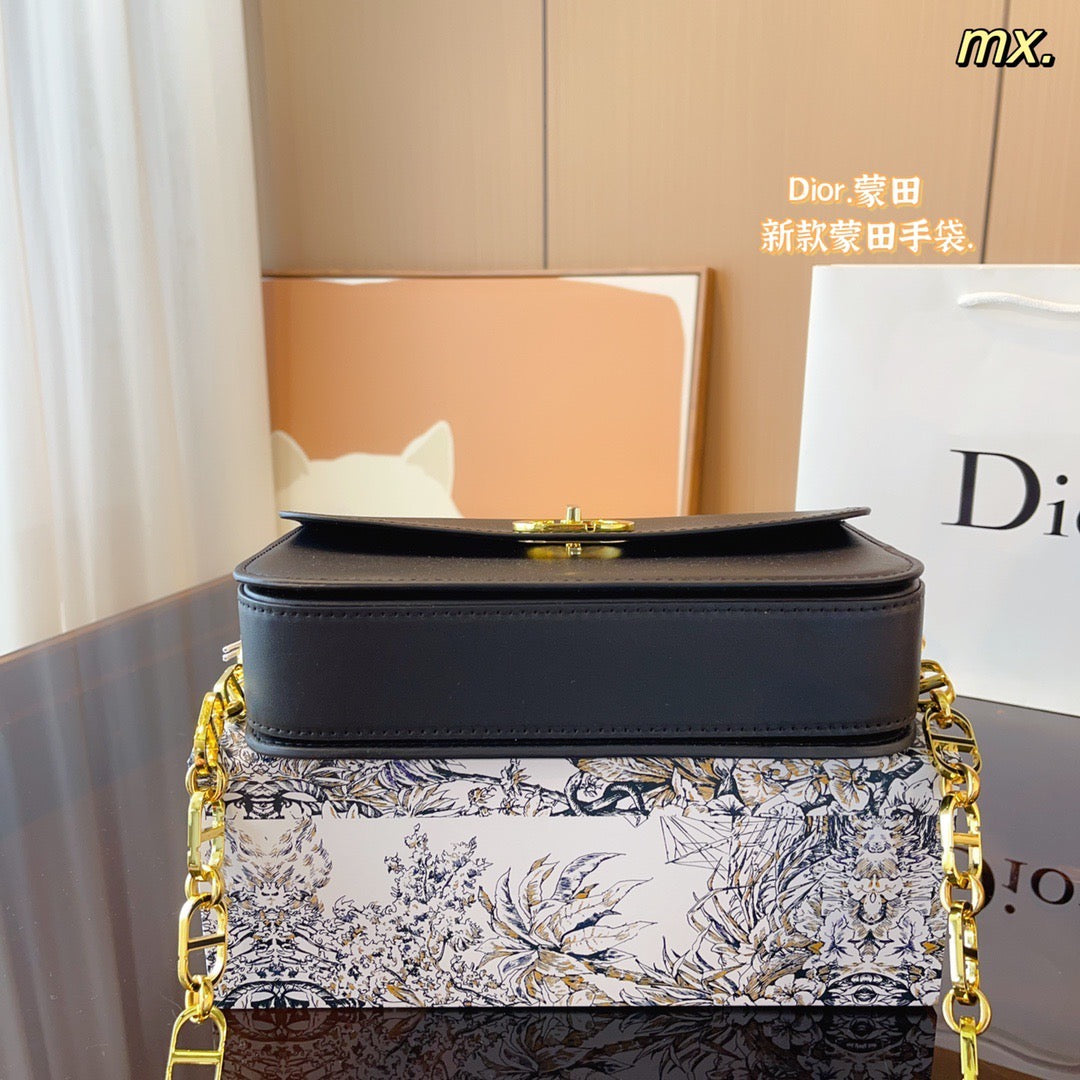 DR280 30 Montaigne Avenue Bag / 9 x 5 x 2.5 inches