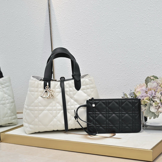 DR506 Small/Medium Dior Toujours Bag