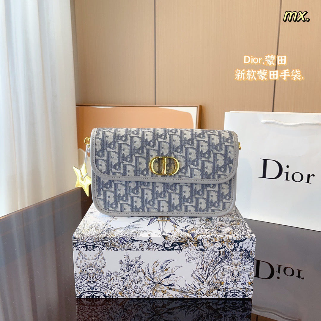DR280 30 Montaigne Avenue Bag / 9 x 5 x 2.5 inches