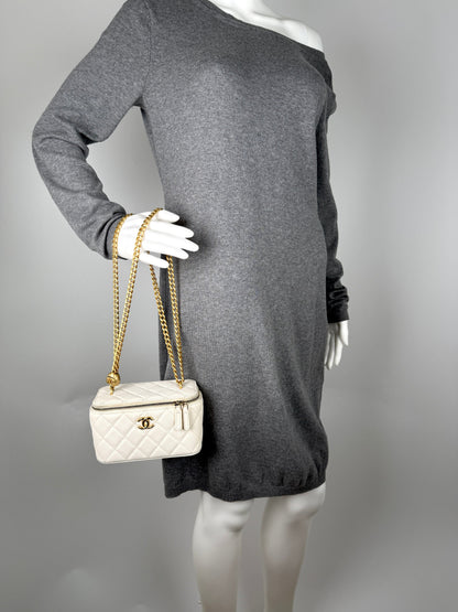 CHANEL White Sweetheart Caviar Vanity Case CC Chain Crossbody Bag