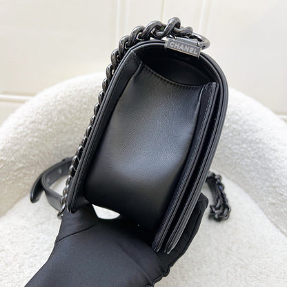 Chanel So Black Medium 25cm Boy Flap in Black Calfskin and Black HW (Model: A67086)