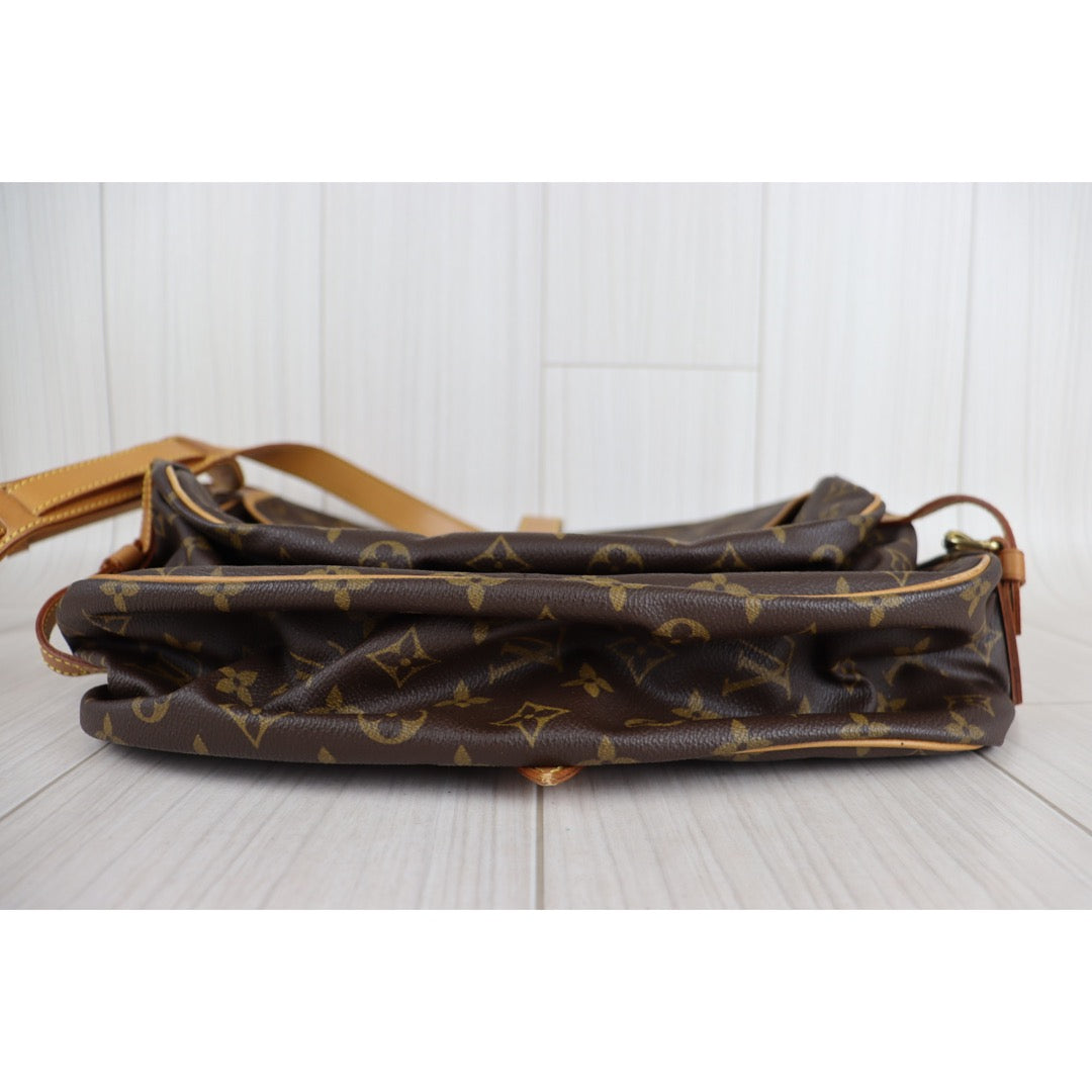Rank A ｜ LV Monogram Saumur 35 Shoulder Bag｜092921
