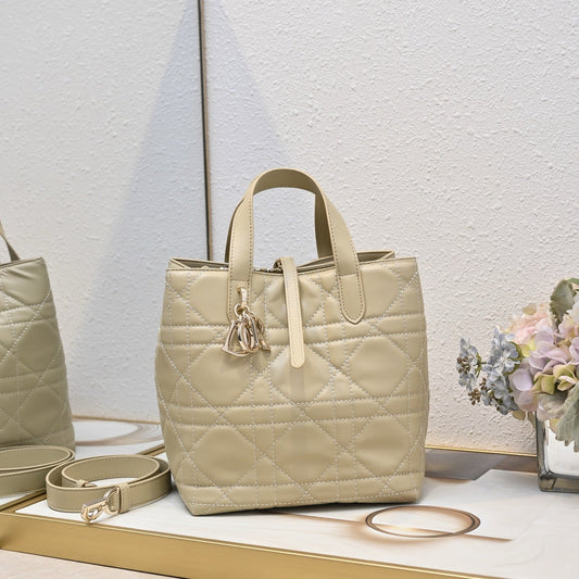 DR516 Small/Medium Dior Toujours Vertical Tote Bag