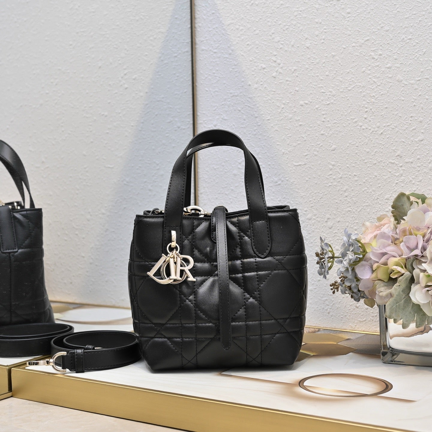 DR516 Small/Medium Dior Toujours Vertical Tote Bag