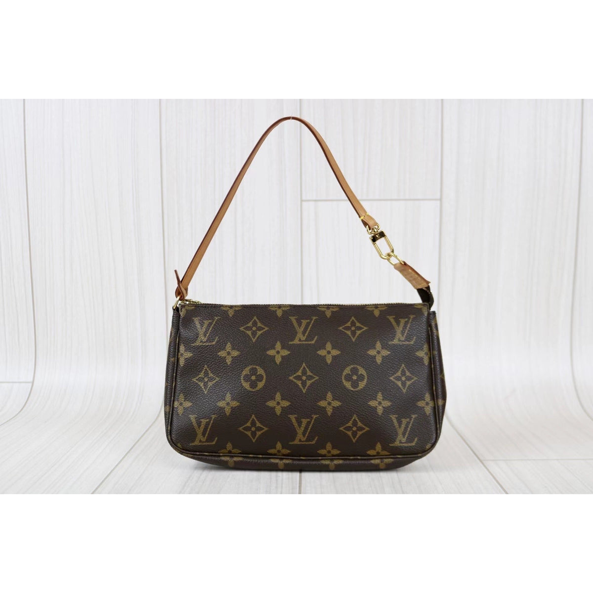 Rank A ｜     LV Monogram Pochette Accessoires    ｜012009