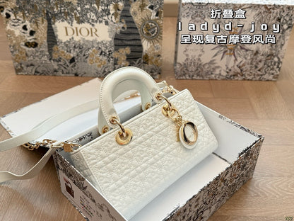 DR540 Medium Lady D-Joy Bag / 8.5 x 4.5 x 2.5 inches