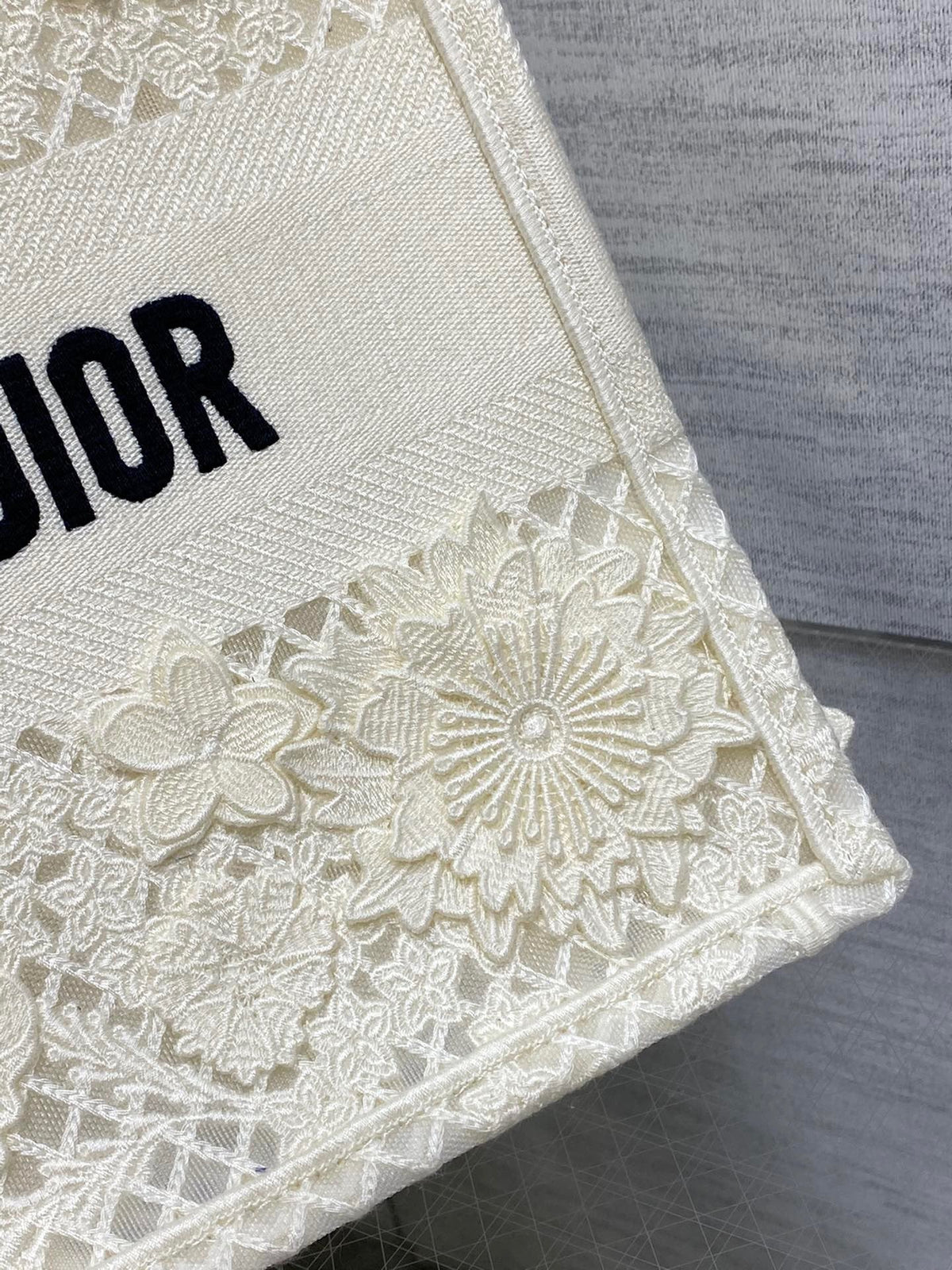 DR283 Medium Dior Book Tote / HIGHEST QUALITY VERSION / 14 x 11 x 5.5 inches
